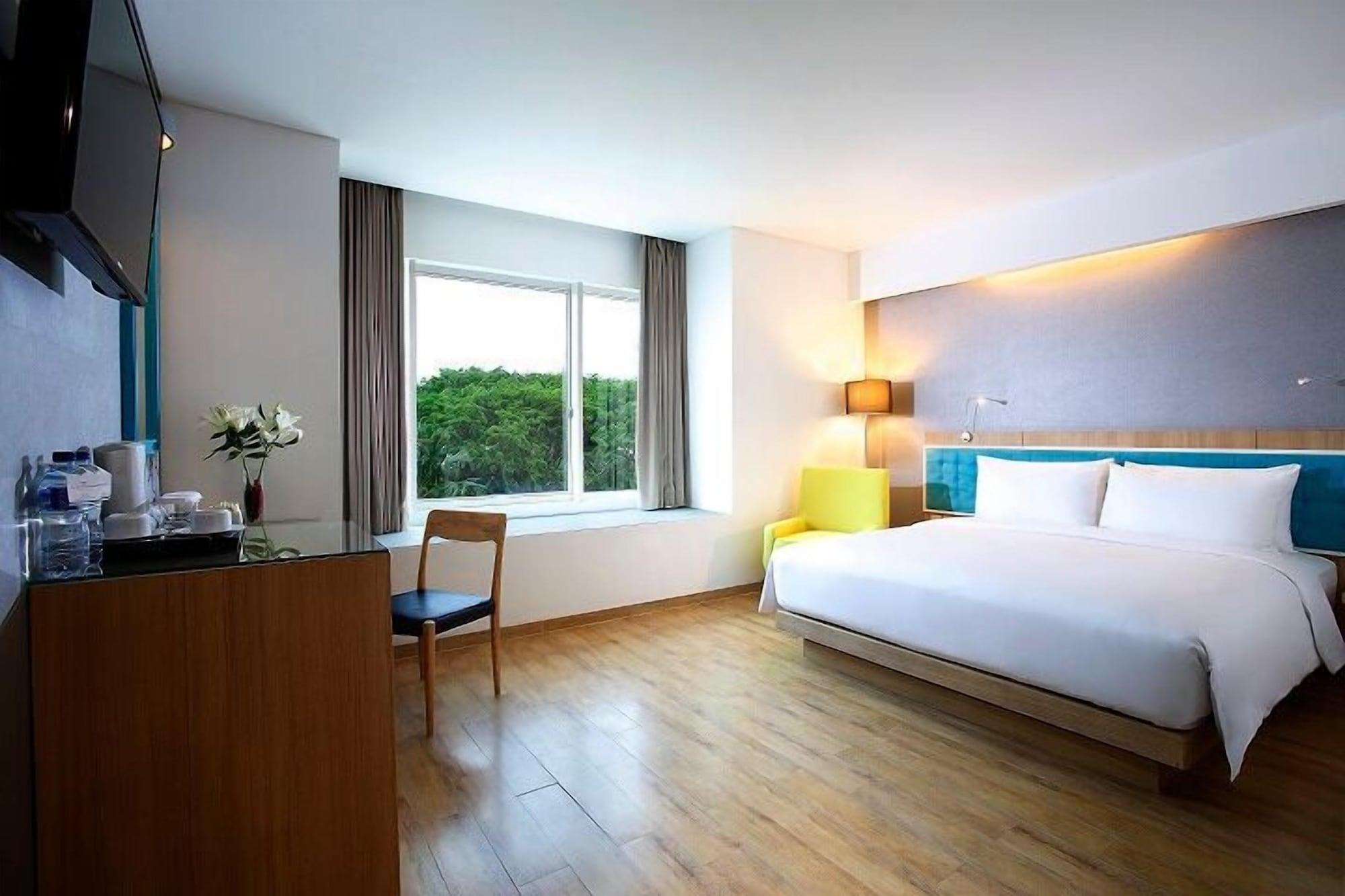 Hotel Santika Kelapa Gading Jakarta Buitenkant foto