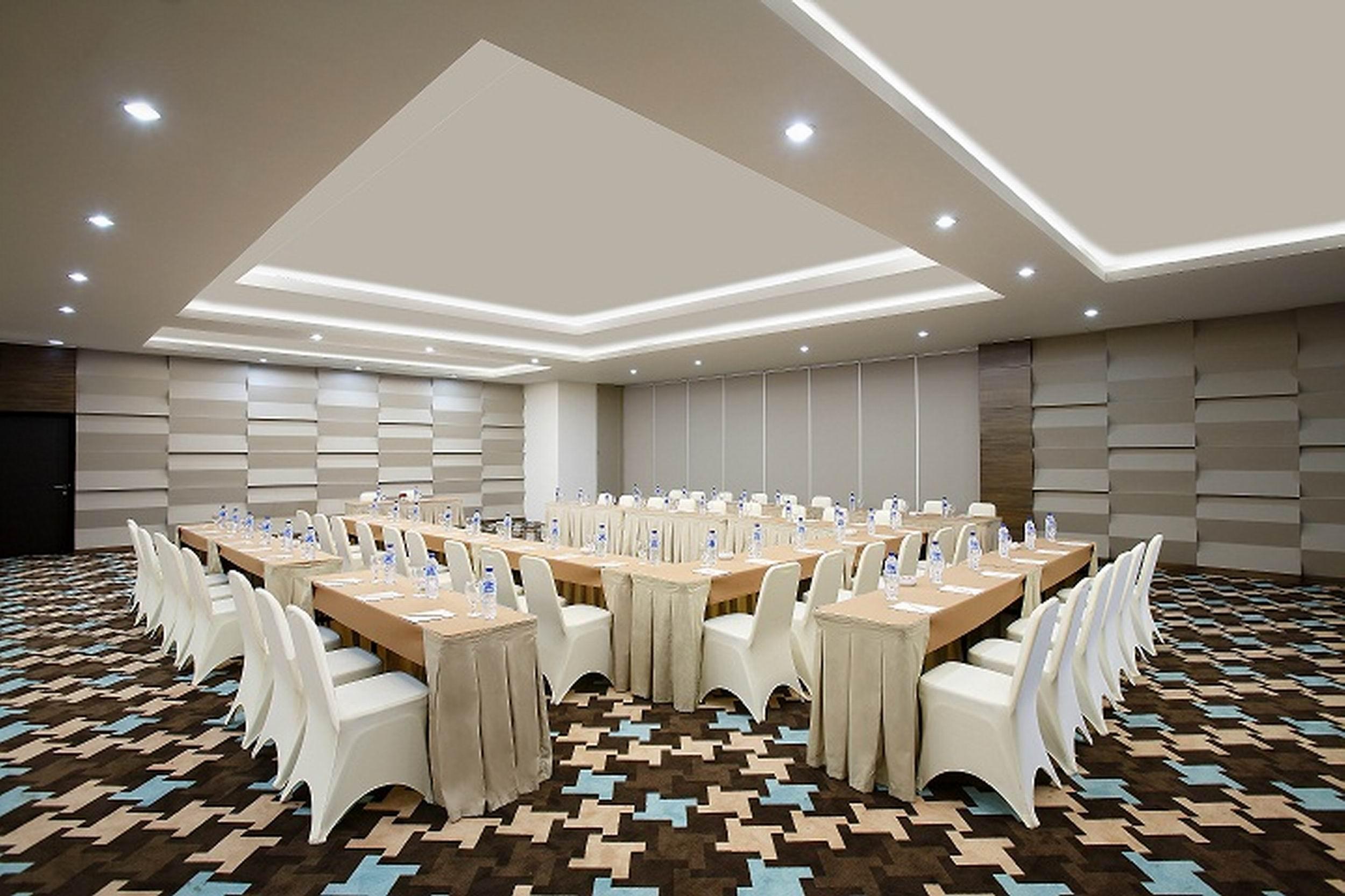 Hotel Santika Kelapa Gading Jakarta Buitenkant foto