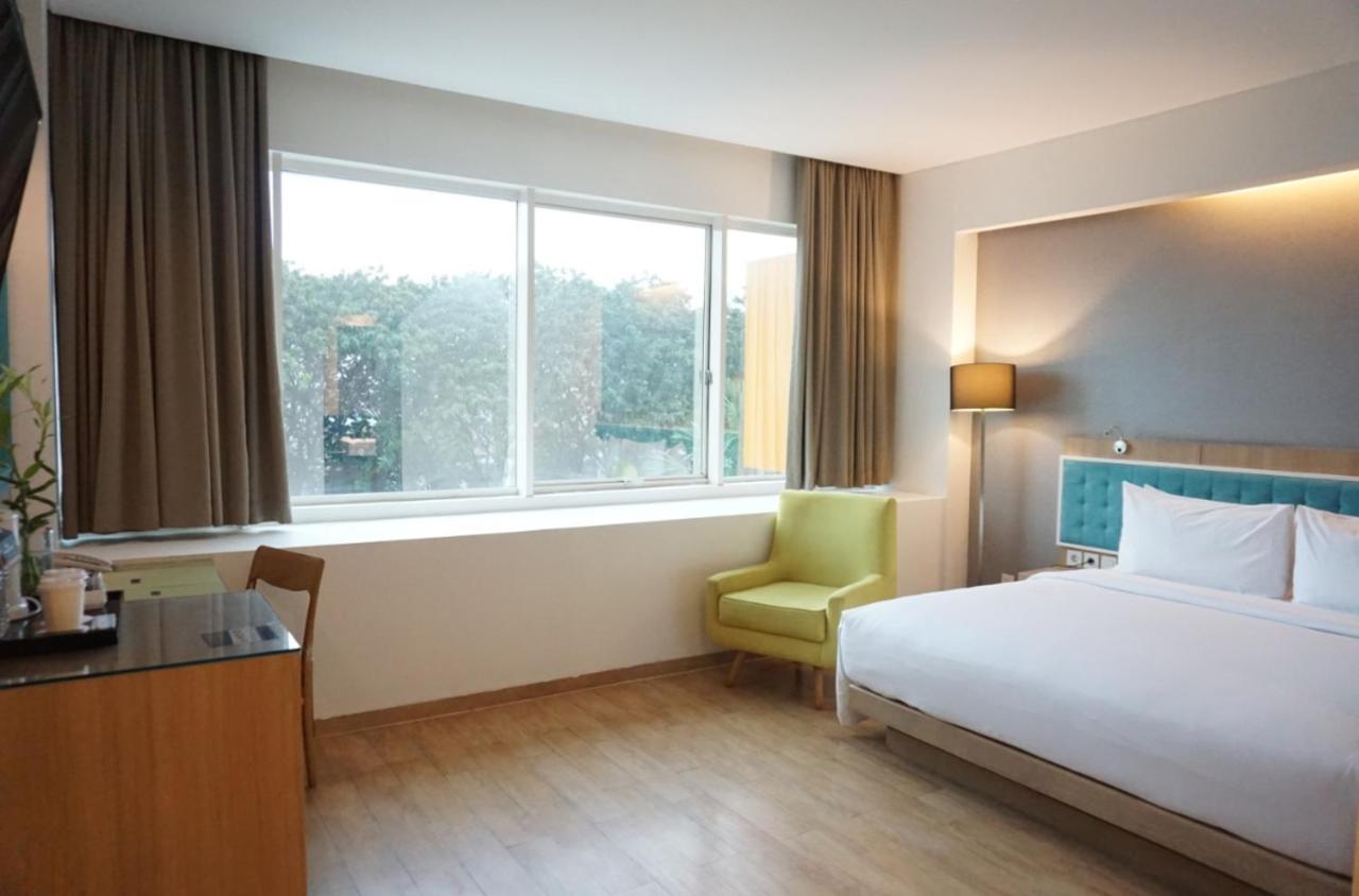 Hotel Santika Kelapa Gading Jakarta Buitenkant foto