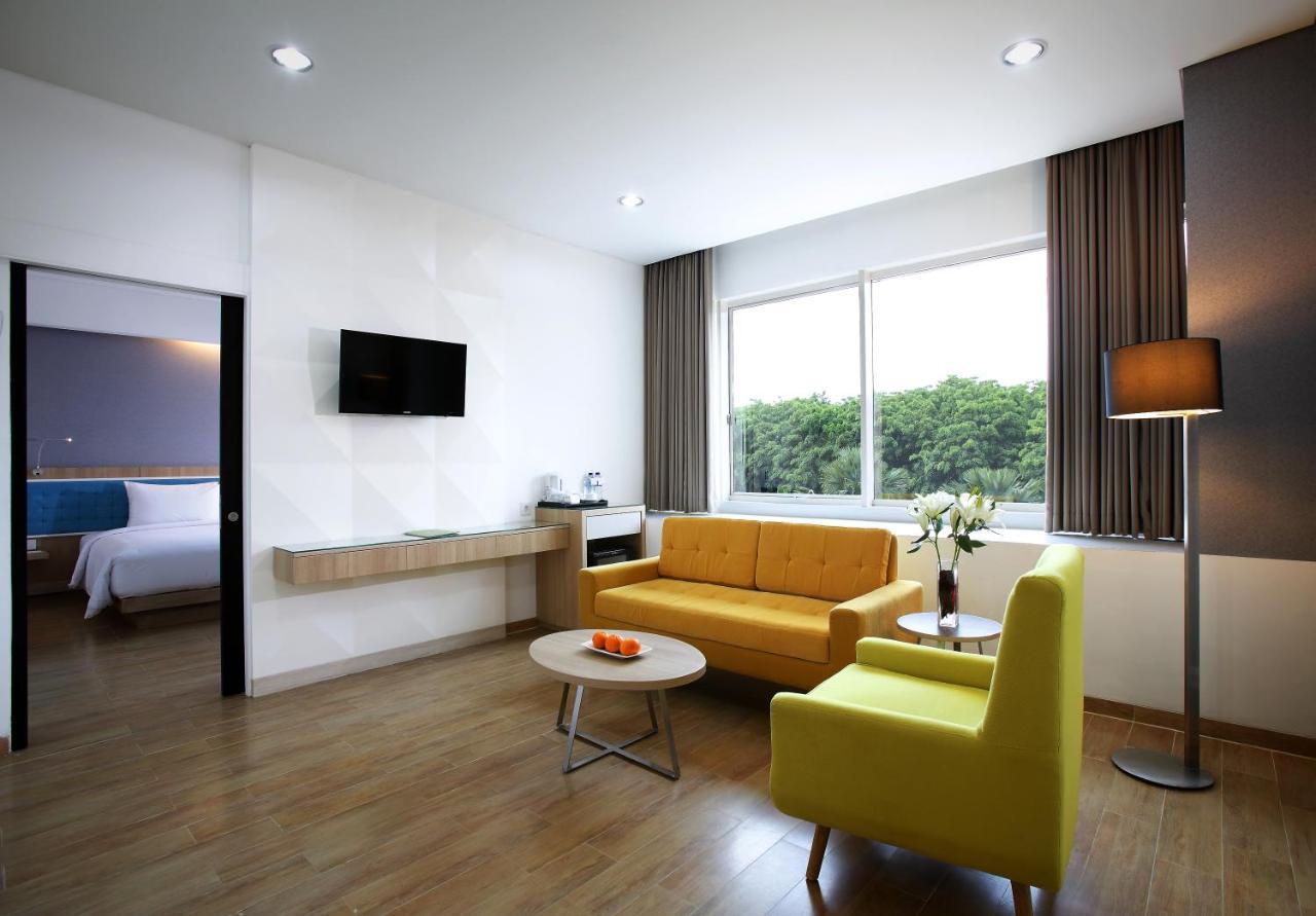 Hotel Santika Kelapa Gading Jakarta Buitenkant foto