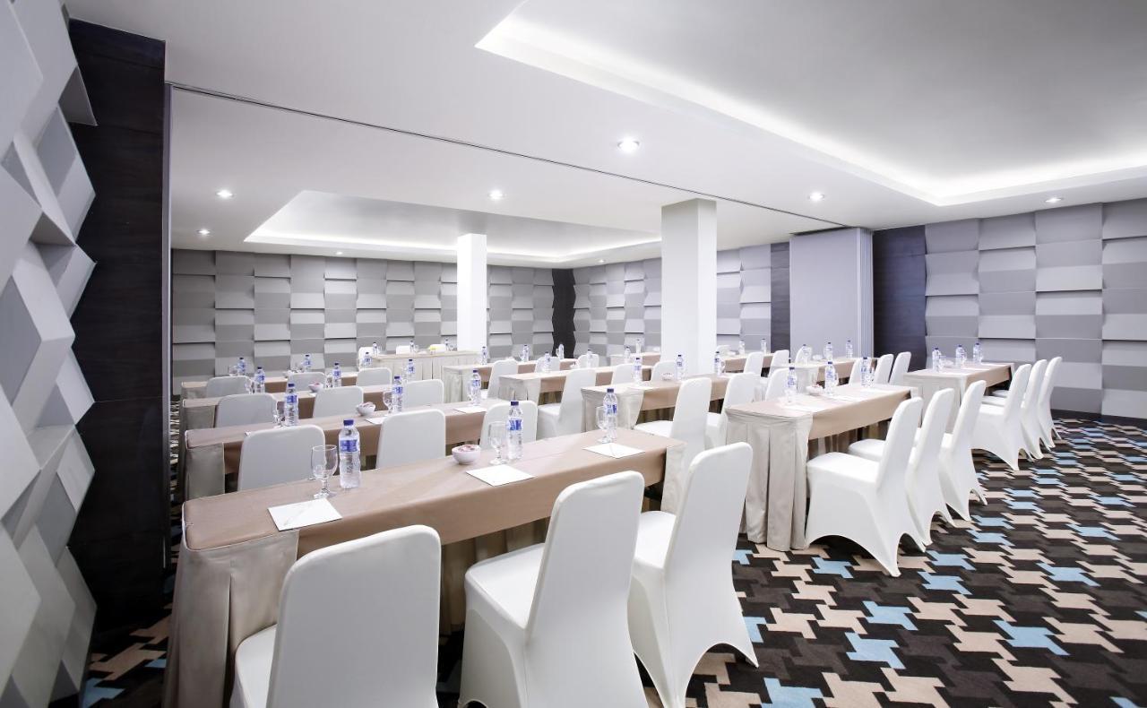 Hotel Santika Kelapa Gading Jakarta Buitenkant foto