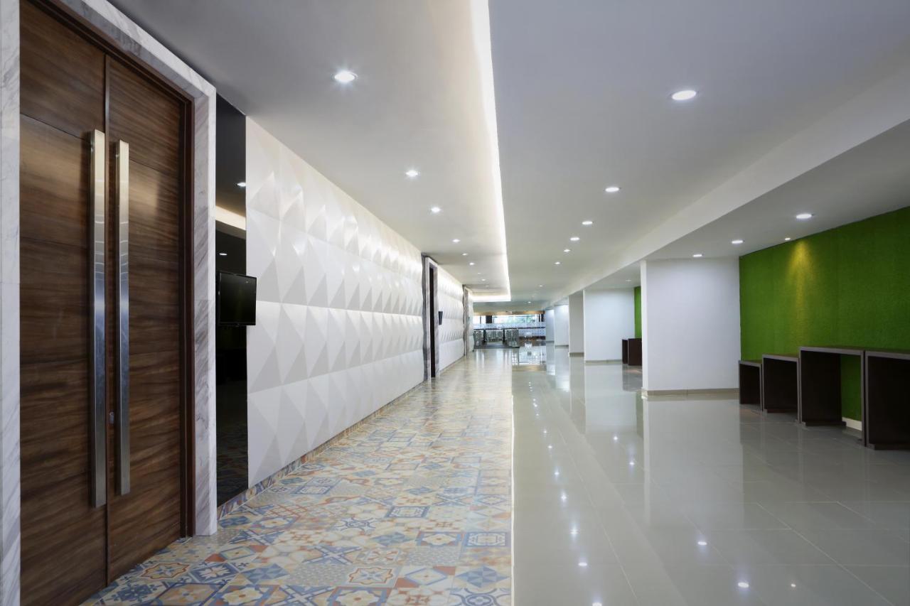 Hotel Santika Kelapa Gading Jakarta Buitenkant foto