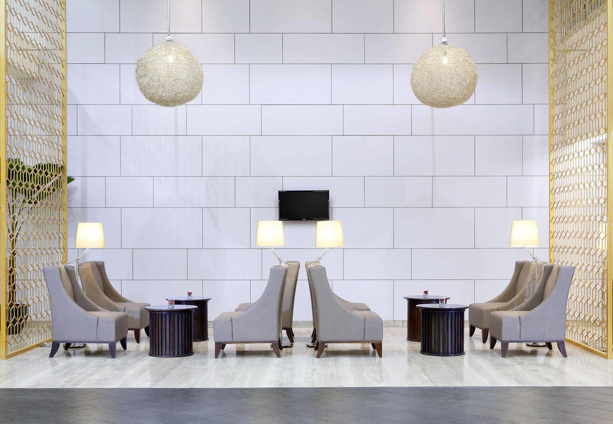 Hotel Santika Kelapa Gading Jakarta Buitenkant foto