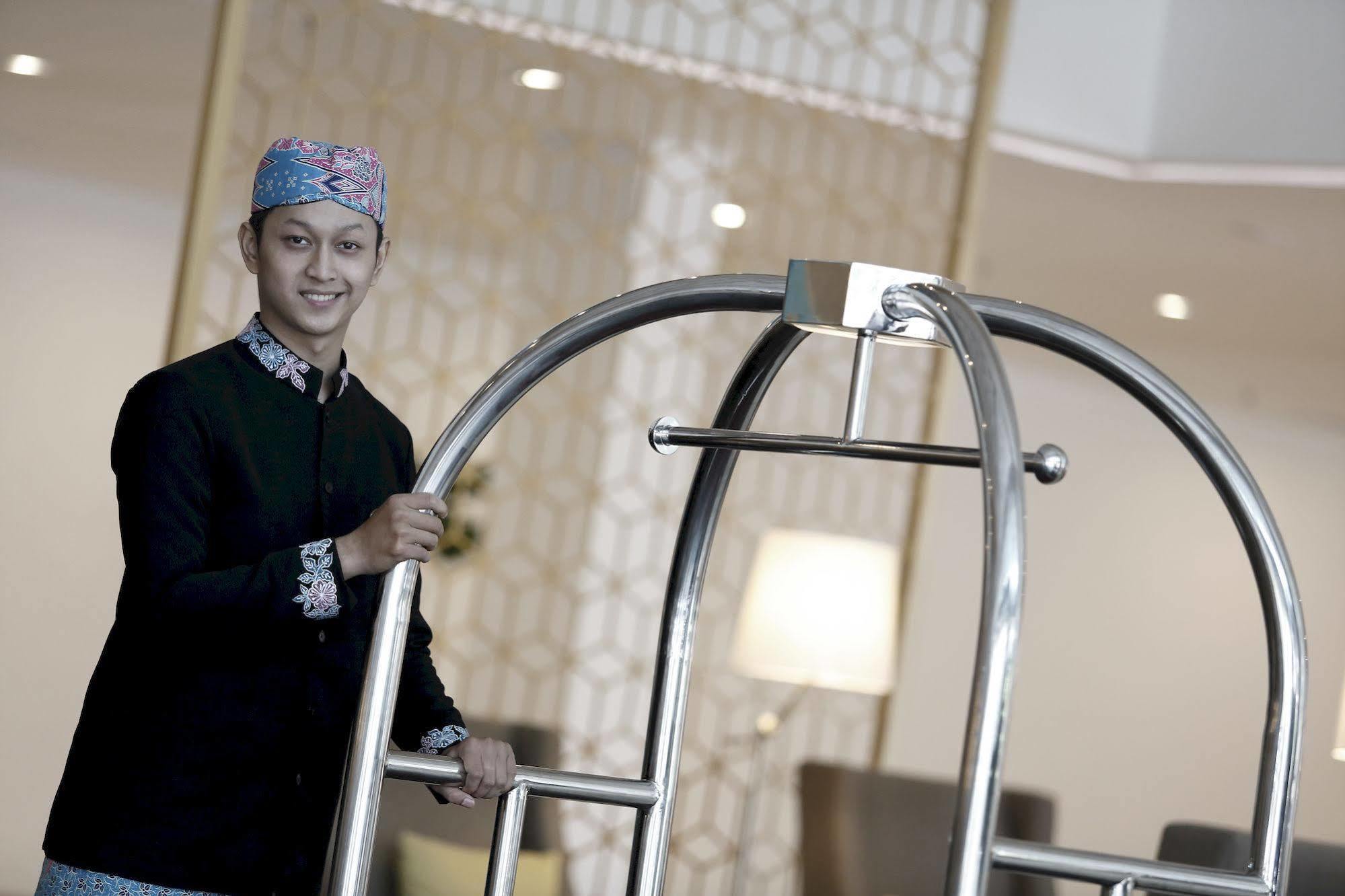 Hotel Santika Kelapa Gading Jakarta Buitenkant foto